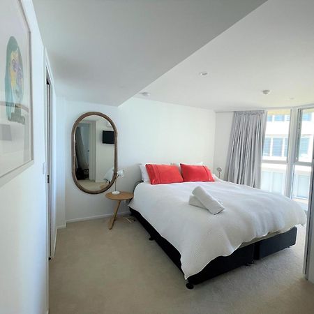 Foreshore Beachfront Apartments Gold Coast Exterior photo